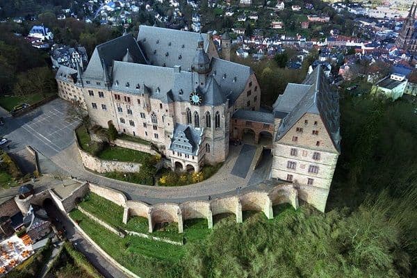 Main campus of Philipps University of Marburg, Germany’s oldest Protestant university, showcasing historic and modern academic buildings.